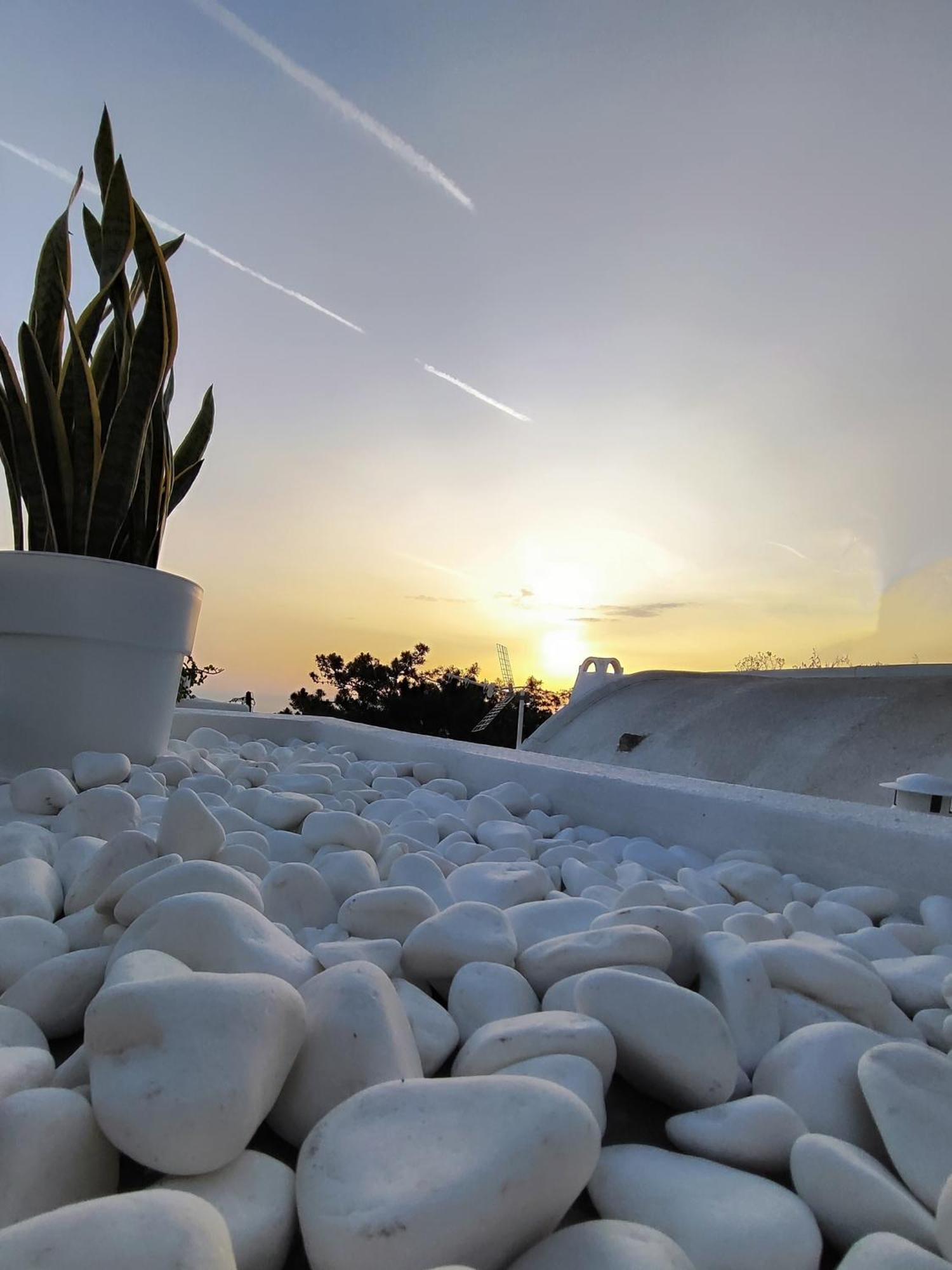 Noir Cave Villa With Private Jacuzzi And Sunset Terrace Pyrgos Kallistis Exterior photo