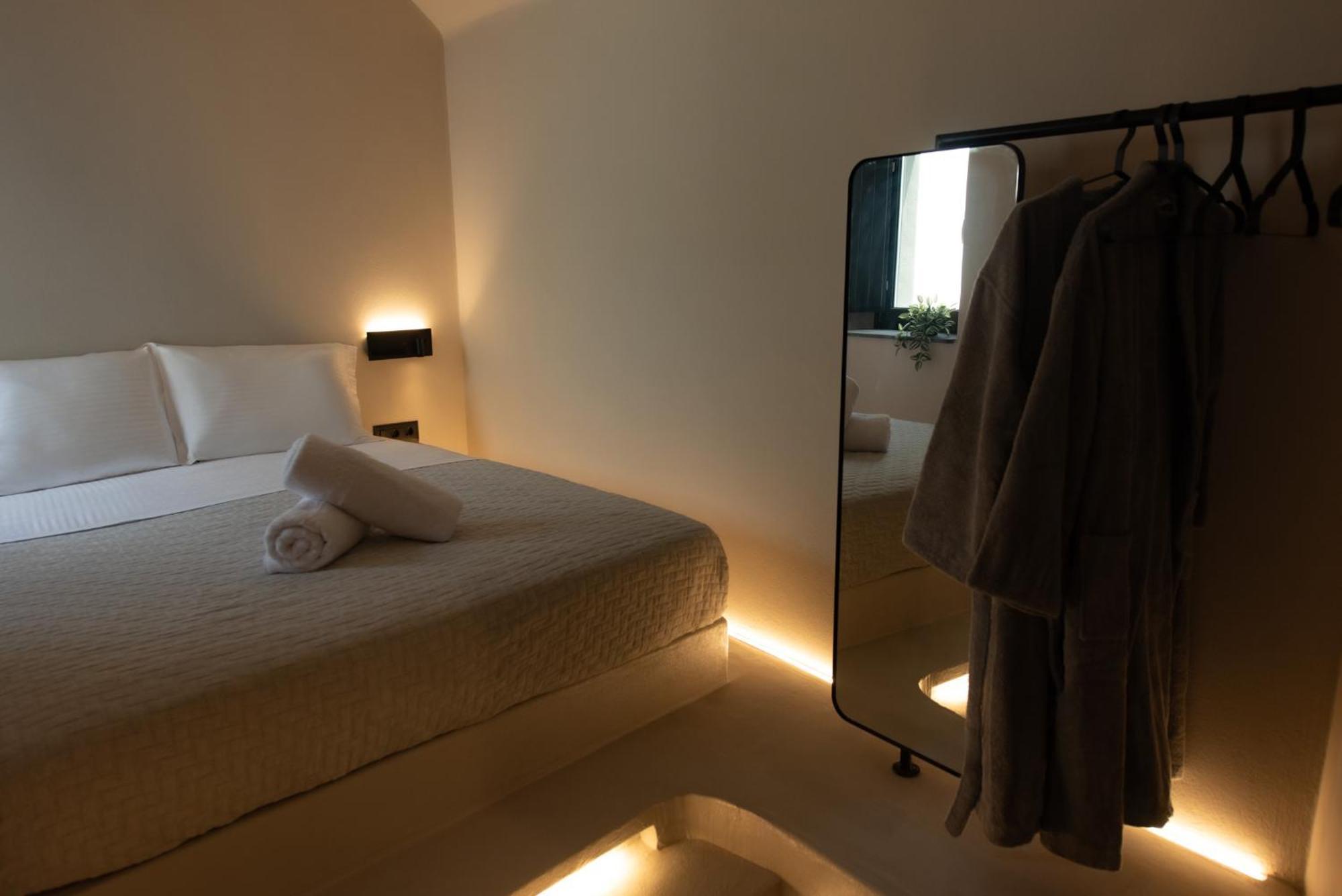 Noir Cave Villa With Private Jacuzzi And Sunset Terrace Pyrgos Kallistis Exterior photo