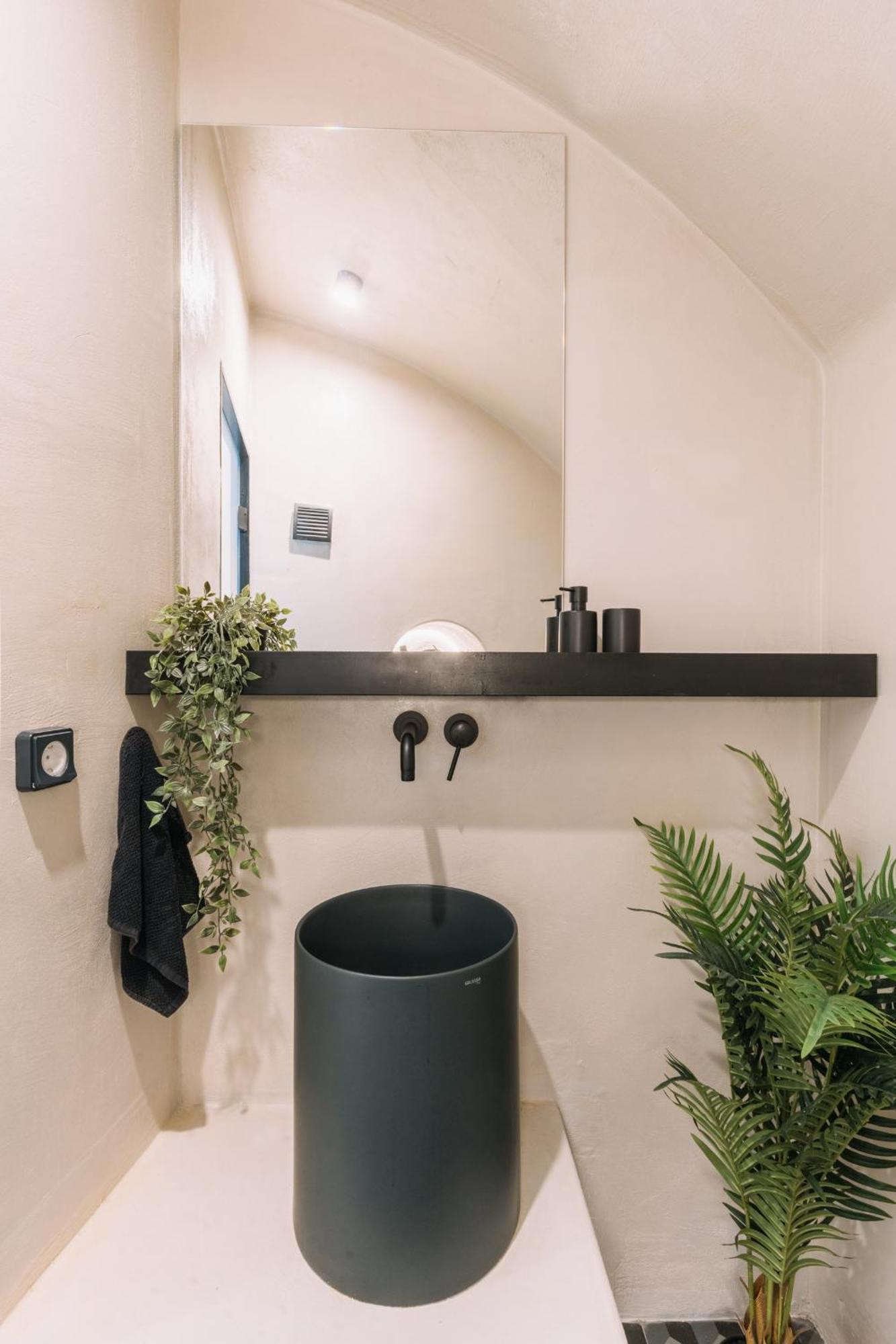 Noir Cave Villa With Private Jacuzzi And Sunset Terrace Pyrgos Kallistis Exterior photo