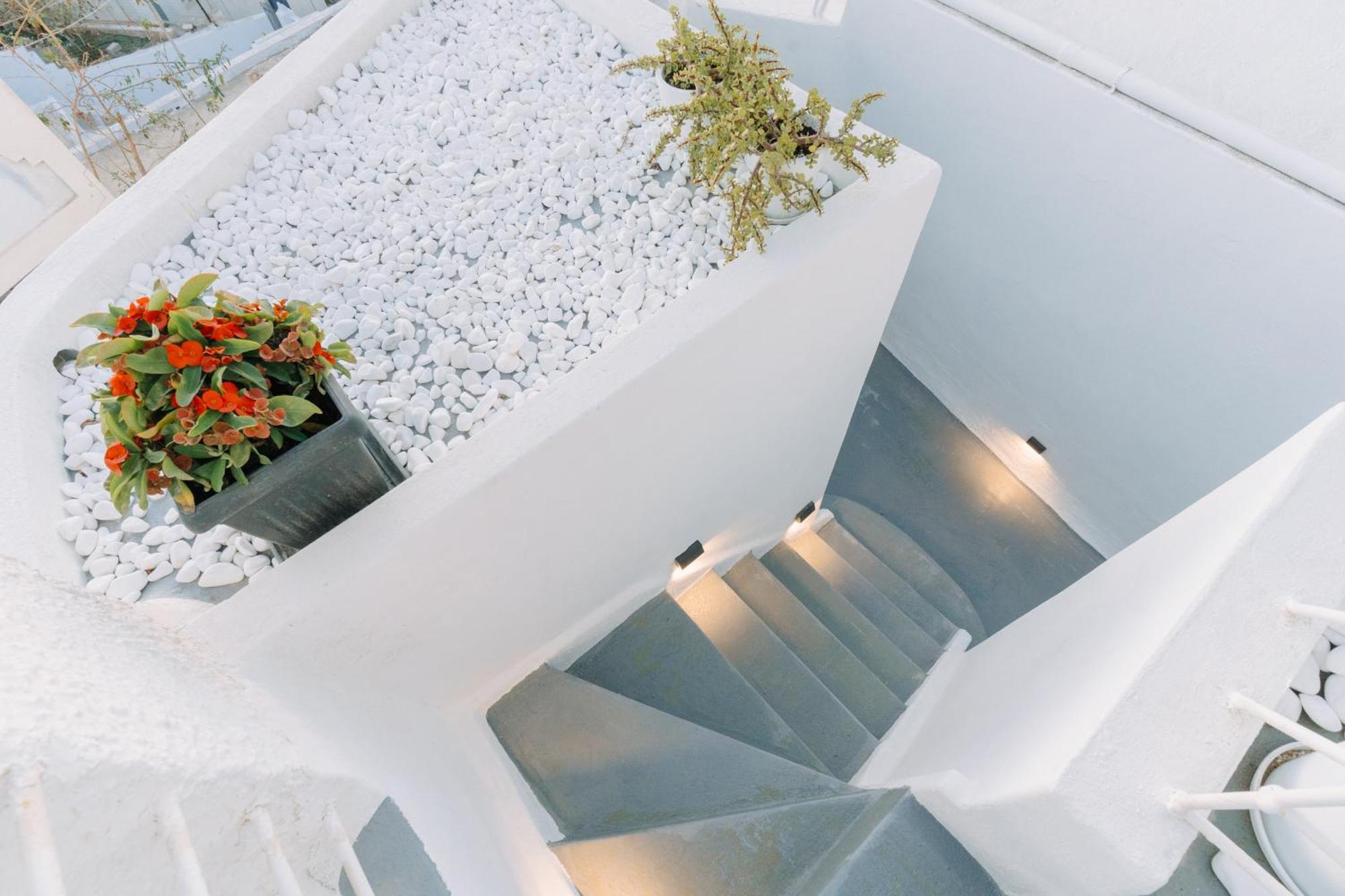 Noir Cave Villa With Private Jacuzzi And Sunset Terrace Pyrgos Kallistis Exterior photo